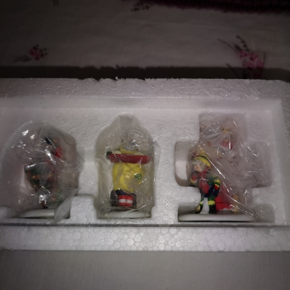 Department 56 Bakers Elves (Set of 3) - Picture 4 of 11